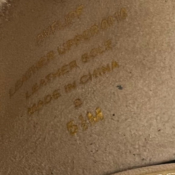 Joan & David Women's Flipp Platform Pump - Picture 5 of 14